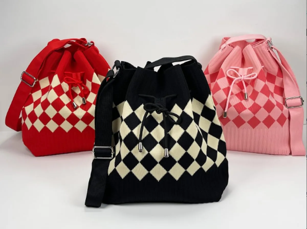 Knit Bucket Bag Women 2025 Trendy Spring Crochet Knitted Drawstring Shoulder Bags Crossbody Purse Geometric Pattern