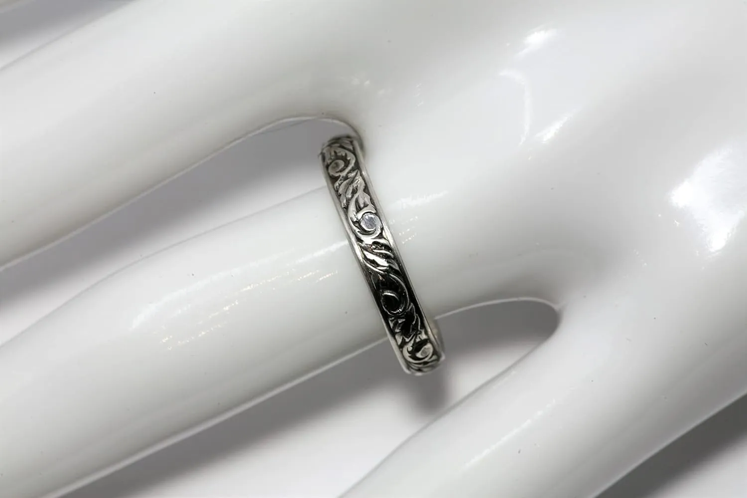 Salish Sea Inspirations 925 Sterling Silver Floral Pattern Band (Vine)
